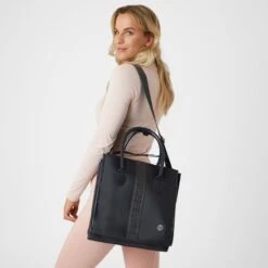 B Vertigo Grooming Tote Bag - Dark Navy 9 B Vertigo Grooming Tote Bag - Dark Navy -Horse Tack Supplies 602687 800 800